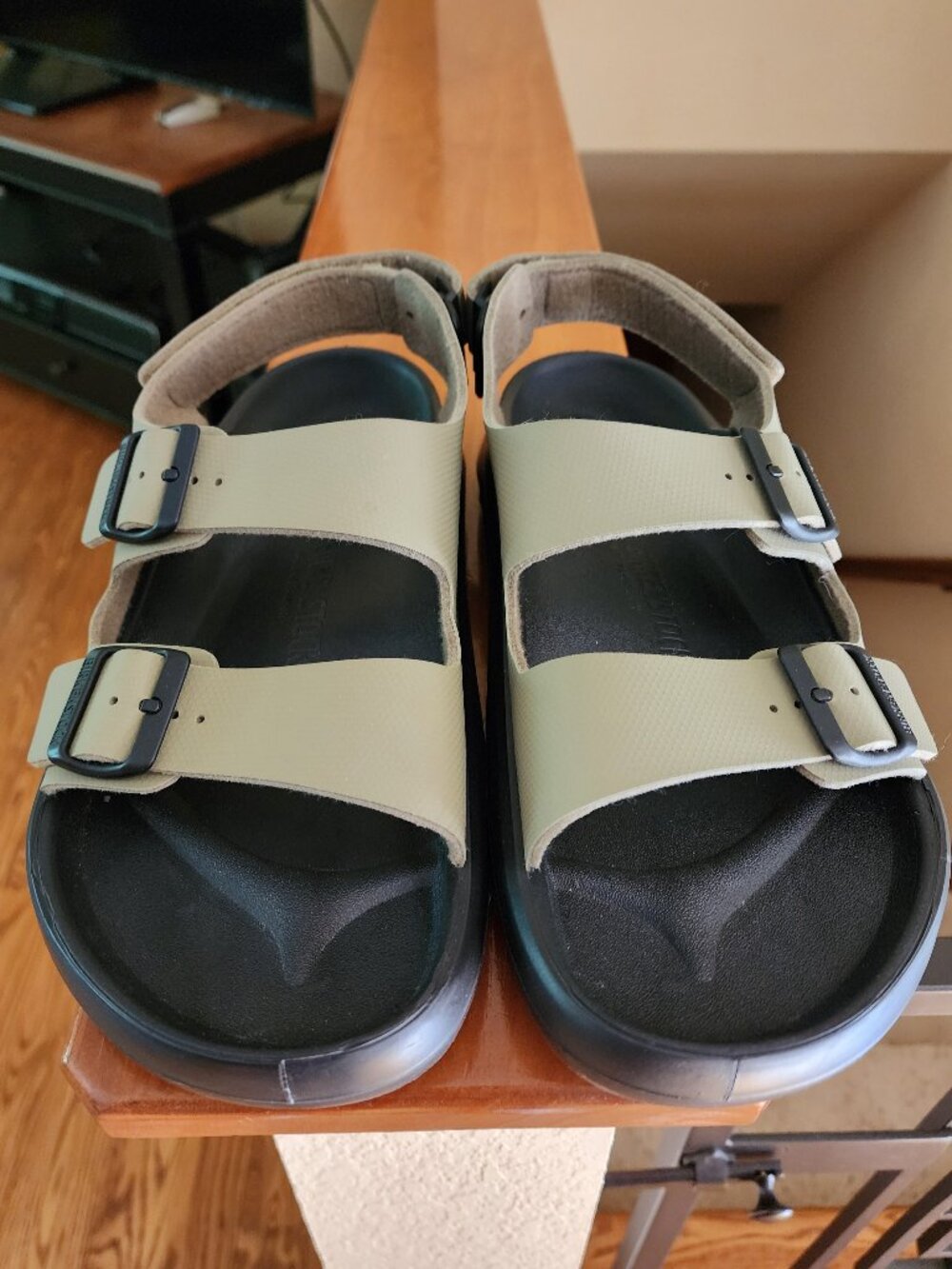 Birkenstock Men's Mogami Terra Khaki Sandals Men's Size 11